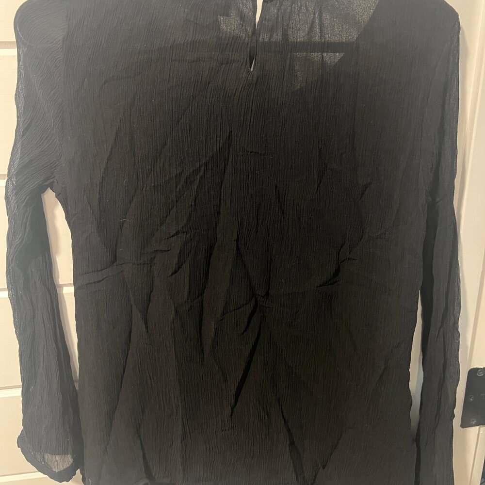 VV Blouse - Picture 3 of 3